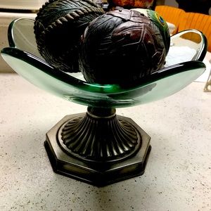 Vase with decorative balls